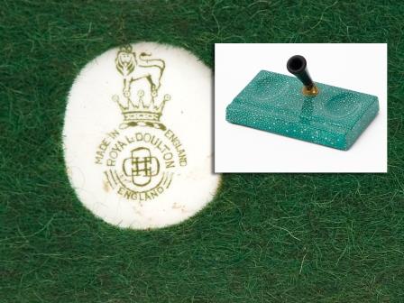 A Royal Doulton Penstand A Royal Doulton Penstand