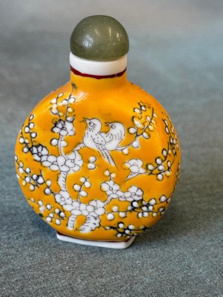 A Chinese Famille Jeune Scent Bottle.