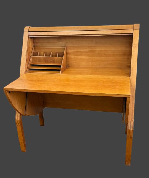 Pedro Miralles Claver (Valencia, 1955 - 1993)- "Compas Desk". Pedro Miralles Claver (Valencia, 1955 – 1993)- “Compas Desk”.