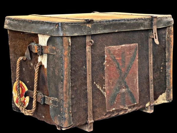 An Early 20th Century Medical Pannier.